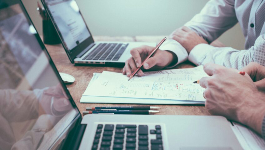 Navigating Permits and Regulations with a General Contractor in Los Angeles, CA
