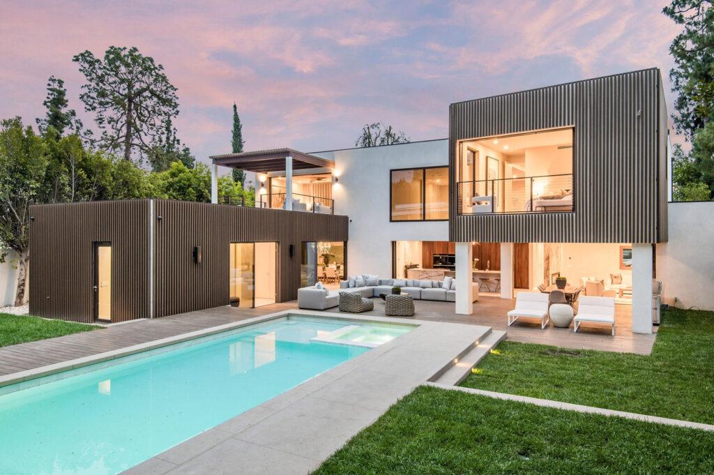 Completed custom home construction service in Los Angeles featuring modern architecture, high-quality materials, and elegant interior and exterior design.